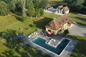 Villa avec piscine en forêt, 2H Paris,